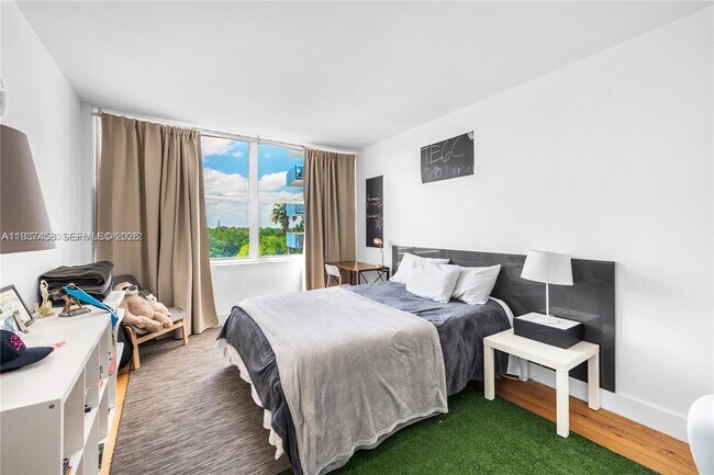 Building Photo - 7441 Wayne Ave