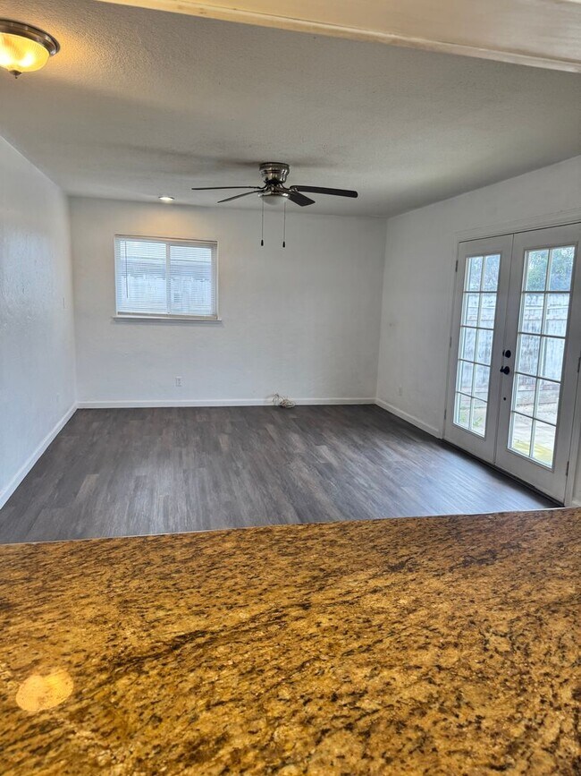 Building Photo - 1836 W Michigan Ave