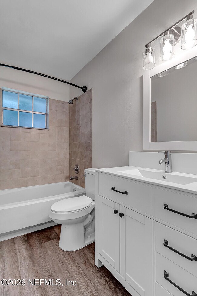 Building Photo - 407 Cassandra Ln