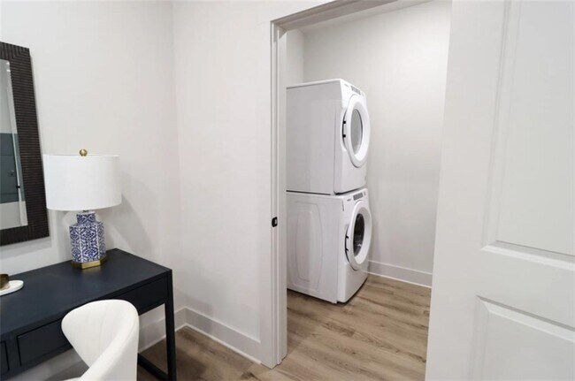 Building Photo - 300 Hwy 81