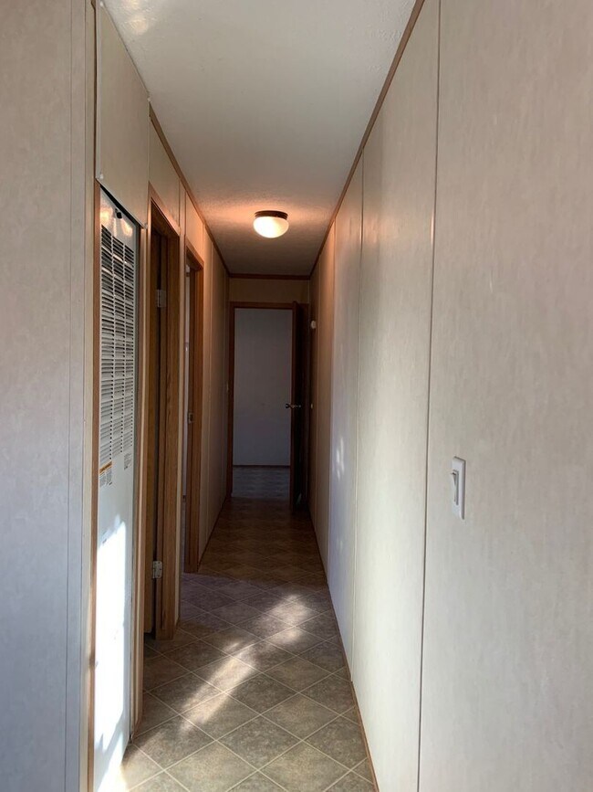Building Photo - 3 Bedrooms, 2 Bathrooms in Pequot Terrace Trailer Park, Pequot Lakes, MN Lot B27