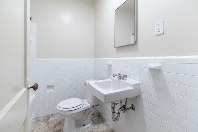 Building Photo - 4713 3rd Pl NW