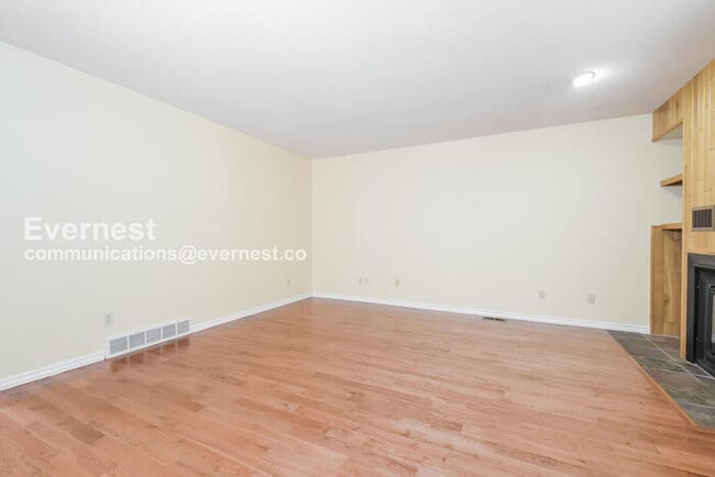 Building Photo - 3535 Spring Creek Pl