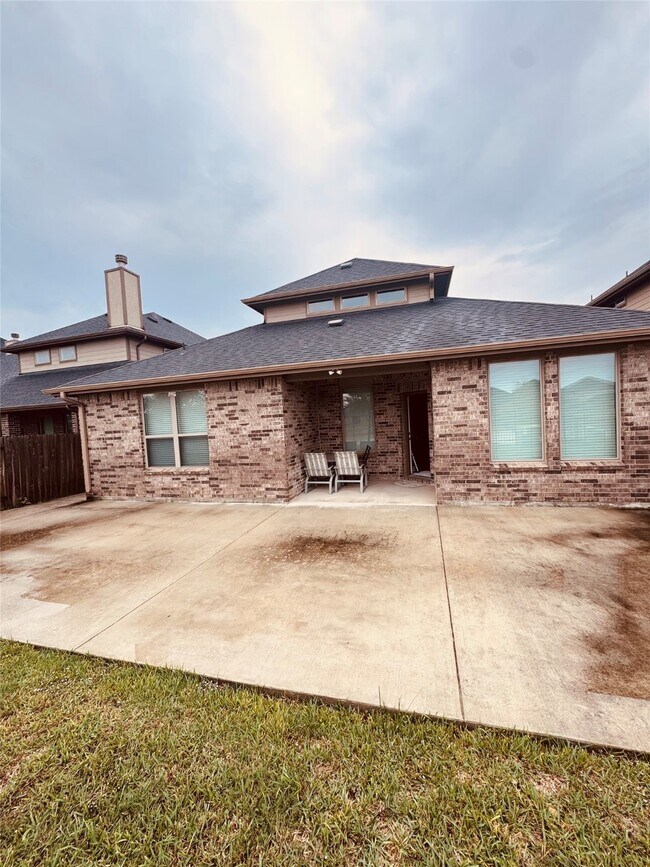 Building Photo - 28614 Hannahs Harbor Ln