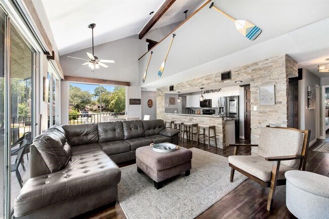 Building Photo - 12500 Melville Dr