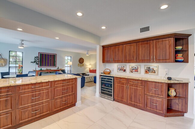 Building Photo - 399 SW 15th St