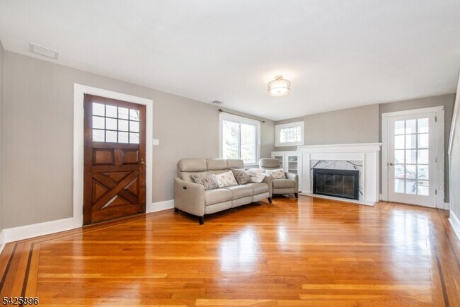 Building Photo - 305 Quaker Church Rd