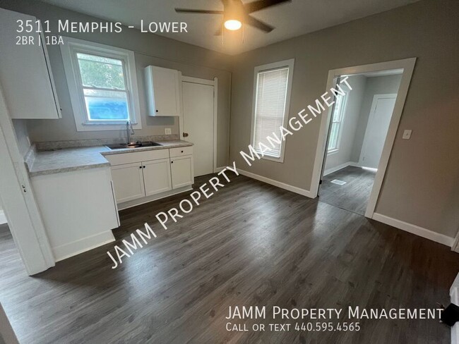 Building Photo - 2-Bedroom Lower unit of Duplex in Cleveland!