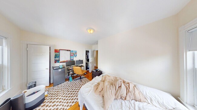 Building Photo - Brighton six bed!!!!