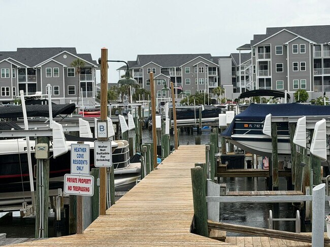 Building Photo - Waterfront Condo in Gulf Landings