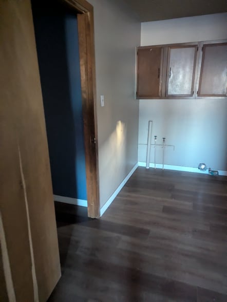 Building Photo - 503 W Birch St