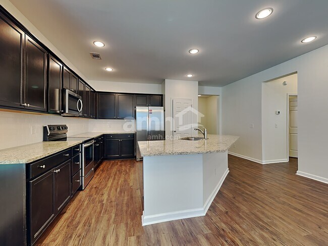 Building Photo - 391 Southwilde Way