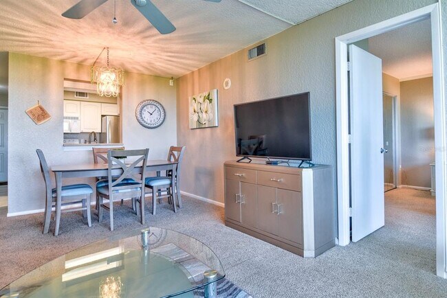 Building Photo - 900 Cove Cay Dr