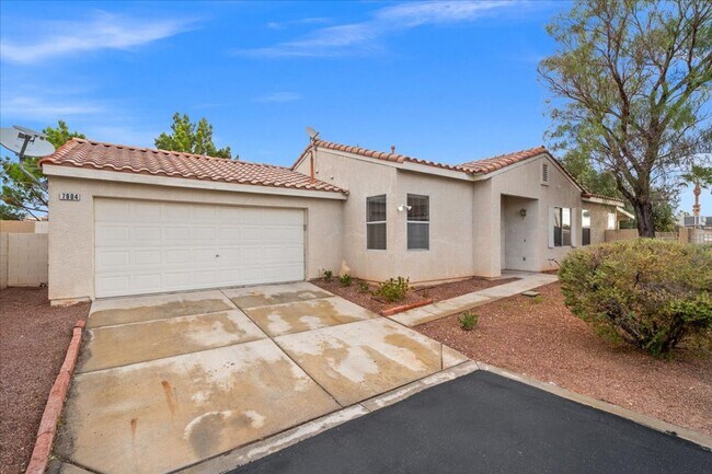 Building Photo - Charming Centennial Hills Home with Hardwood Floors & Covered Patio