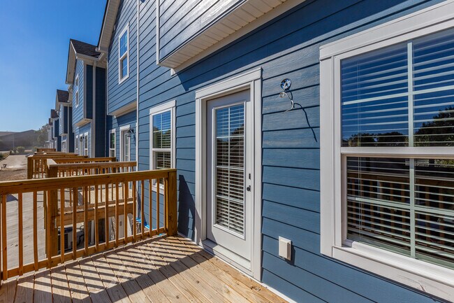 Building Photo - 506 S Main St