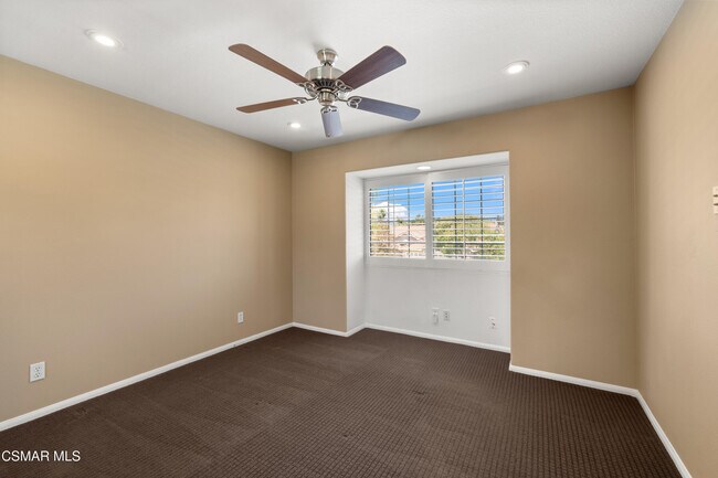 Building Photo - 1648 Meadowglen Ct