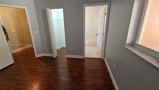 Building Photo - 2255 Anchor Ct