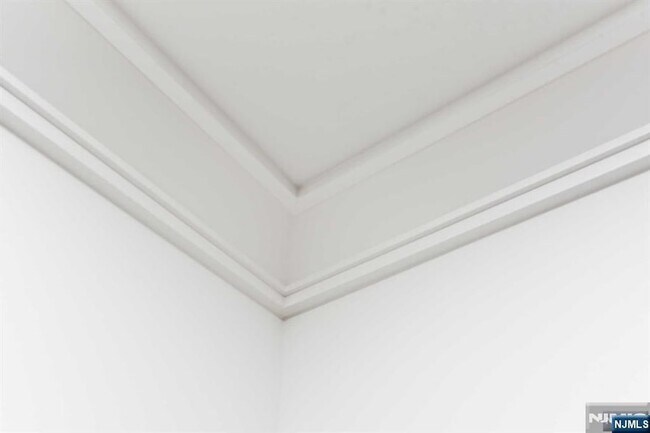 Building Photo - 120 Collignon Way