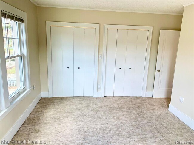 Building Photo - 156 N Worth St