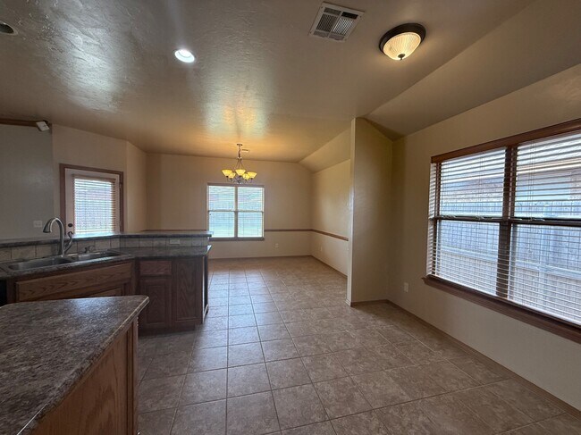 Building Photo - 616 Morningside Dr