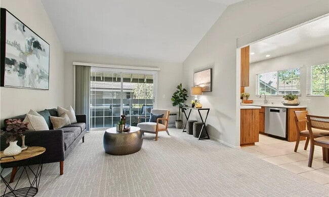 Building Photo - 126 Streamwood