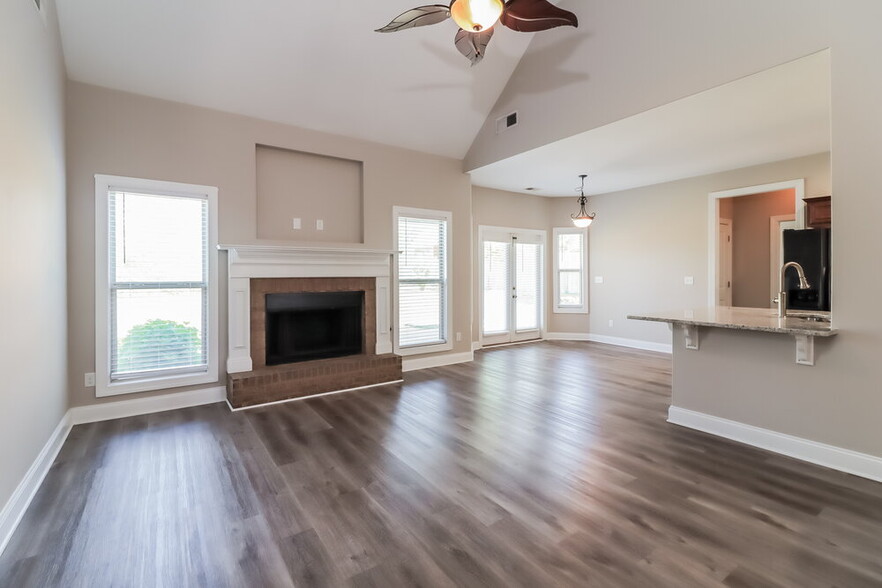 Building Photo - 480 Saddlechase Dr