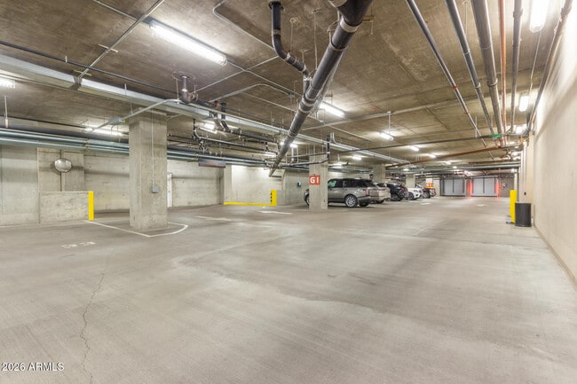 Building Photo - 2211 E Camelback Rd