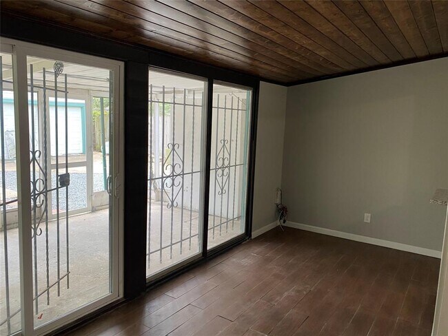 Building Photo - 8914 Linda Vista Rd