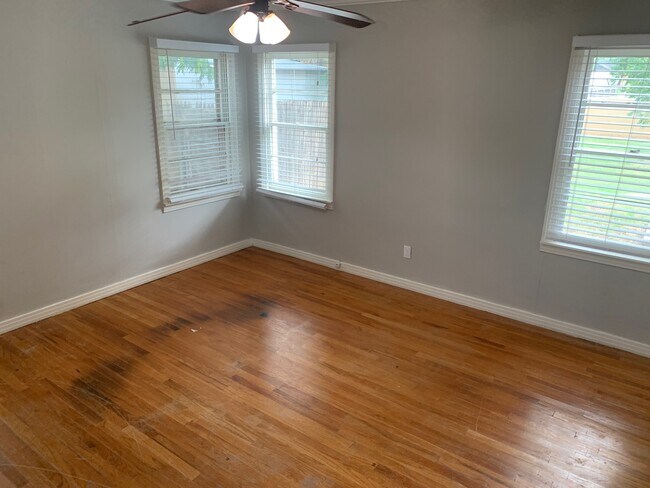 Building Photo - 3515 27th St