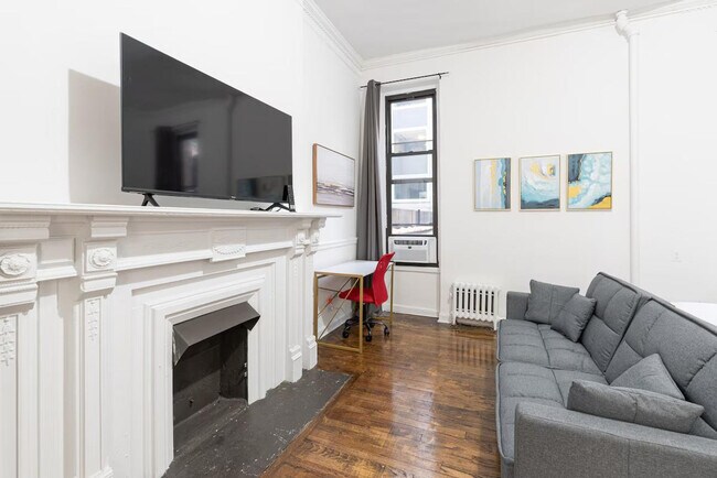 Primary Photo - 233 Park Ave