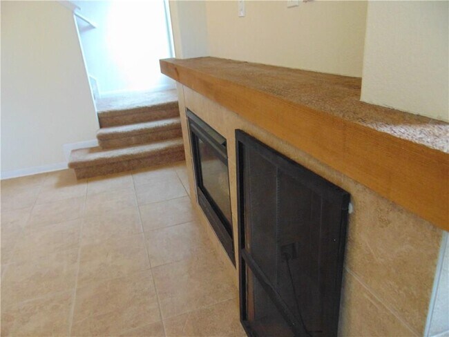 Building Photo - 5208 Hellman