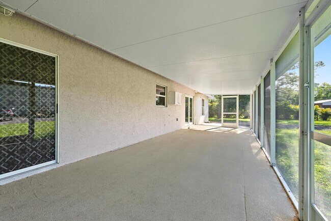 Building Photo - 12904 159th Ct N