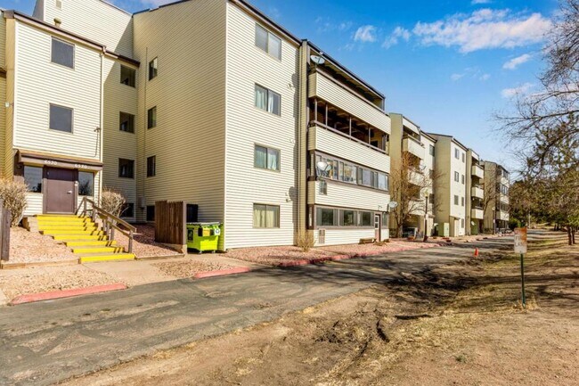 Primary Photo - 6520 Delmonico Dr