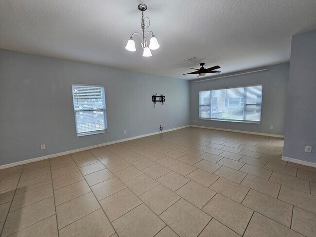 Building Photo - 1200 Pensacola Ct