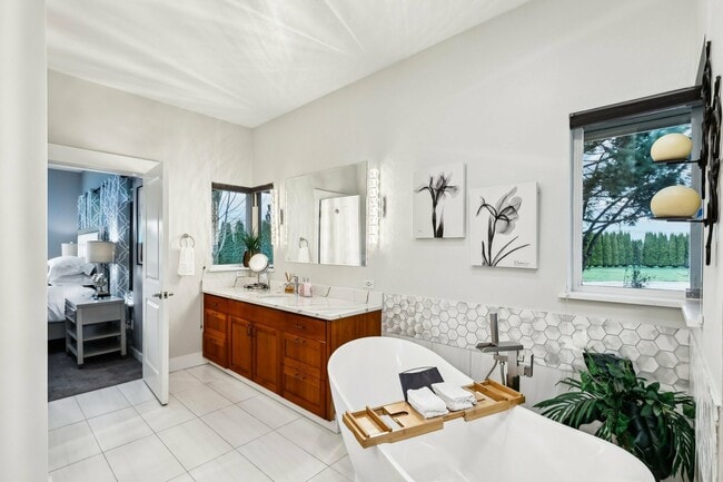 Building Photo - 15541 Bradshaw Rd