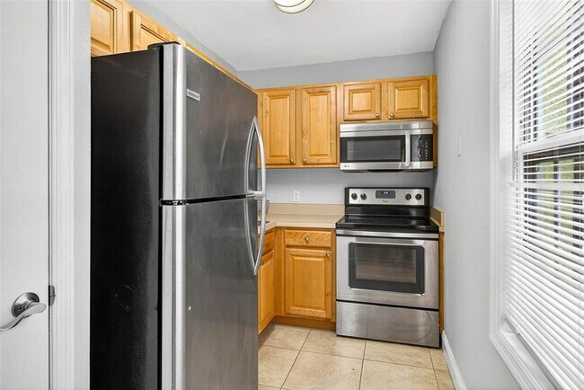 Building Photo - 13824 Orange Sunset Dr