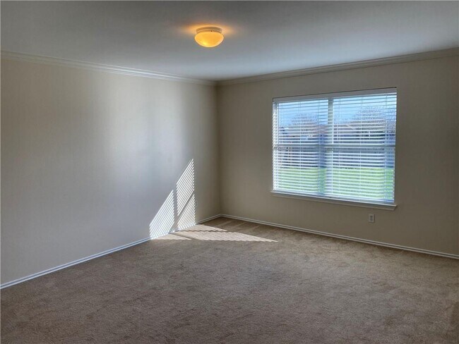 Building Photo - 804 Sherry Dr