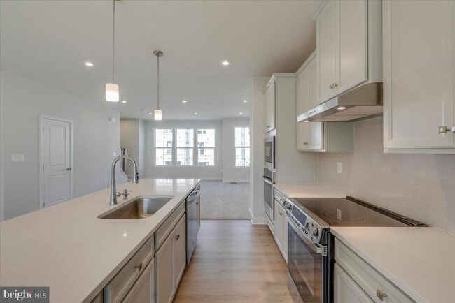 Building Photo - 9287 Tanfield Dr