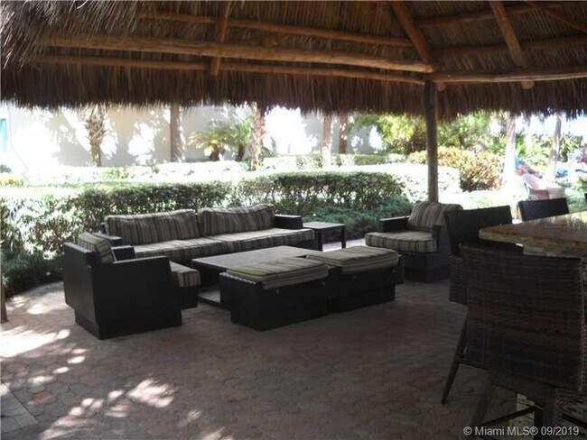 Building Photo - 3901 S Ocean Dr