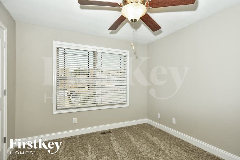 Building Photo - 1337 Harmon Ln