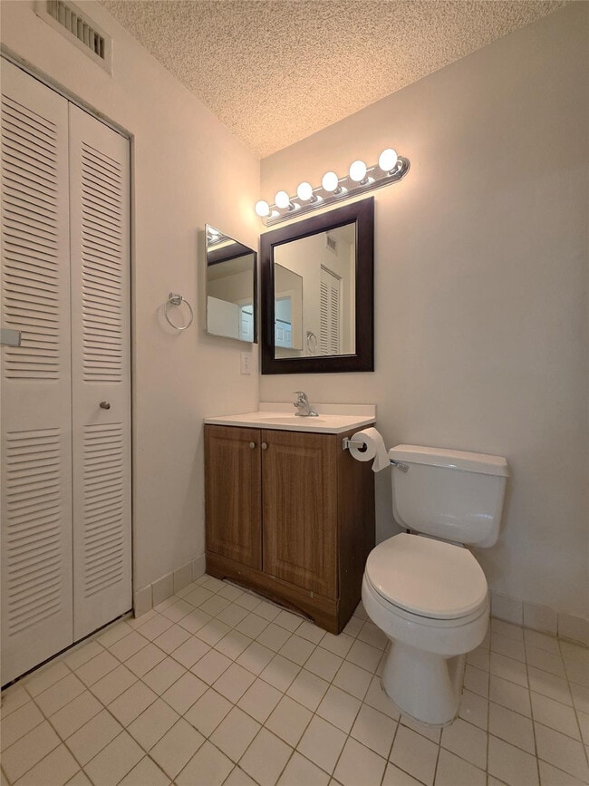 Building Photo - 651 Lyons Rd