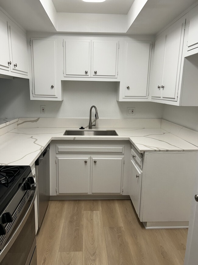 Building Photo - Mulberry Gardens