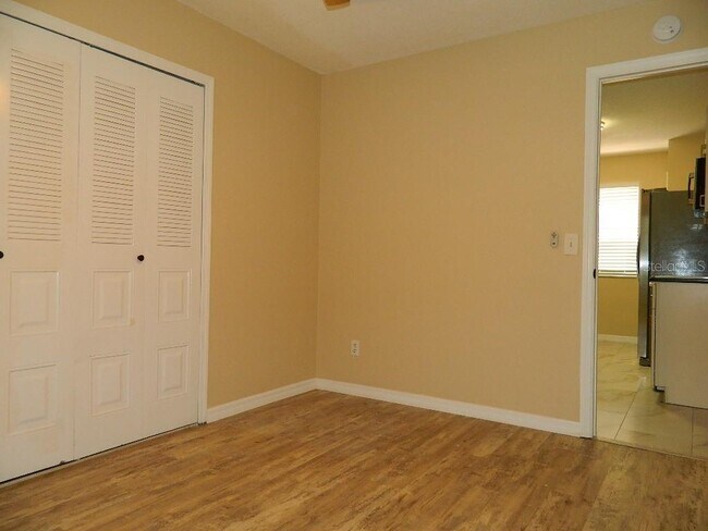 Building Photo - 672 Roaring Dr