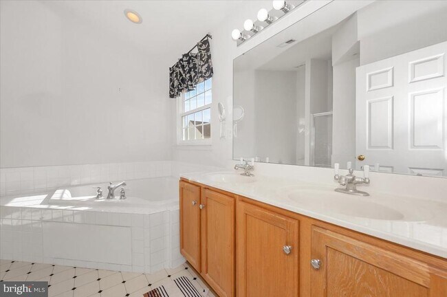 Building Photo - 18921 Fountain Hills Dr