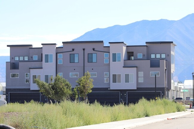 Building Photo - 1816 N 510 W
