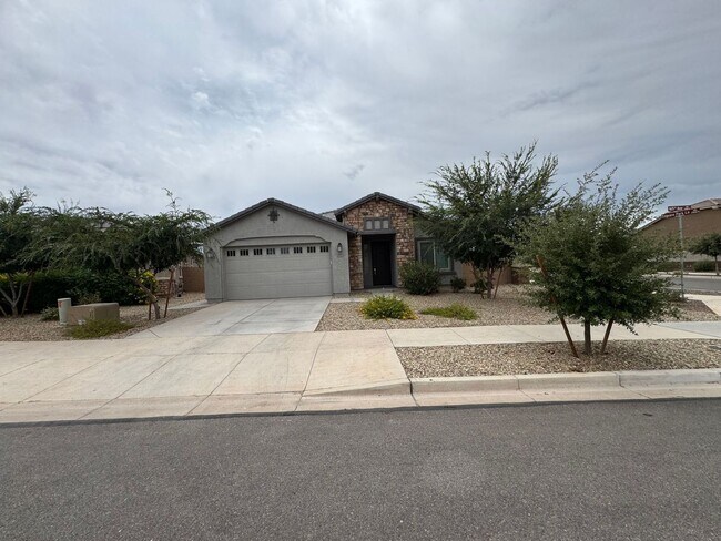 Building Photo - Beautiful Surprise Home: 4 Bd, 3 Ba