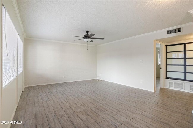 Building Photo - 6528 N 17th Ave