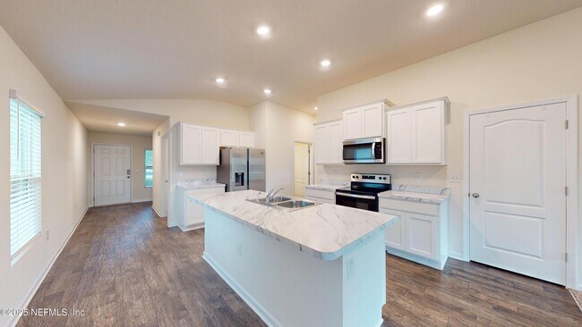 Building Photo - 8118 Meadow Walk Ln