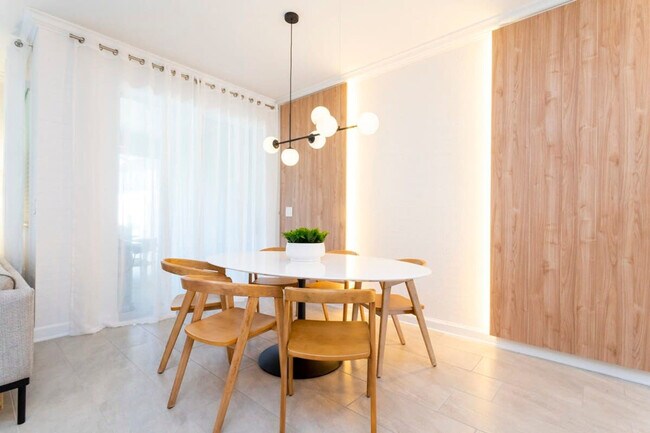 Building Photo - 4343 Scene Ln