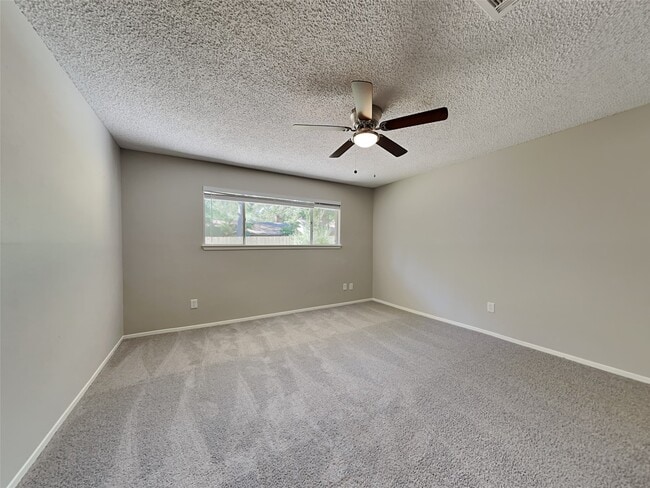 Building Photo - 23111 Calico Corners Ln